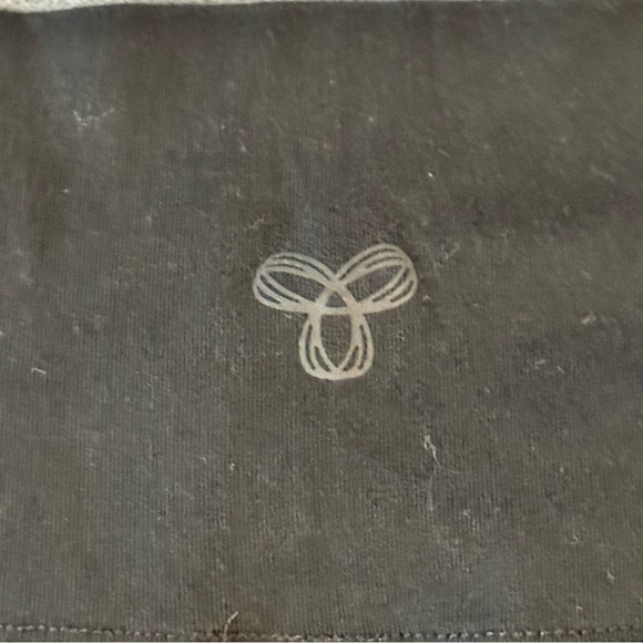 TNA Black Flare Pants

#1238 - Picture 10 of 11